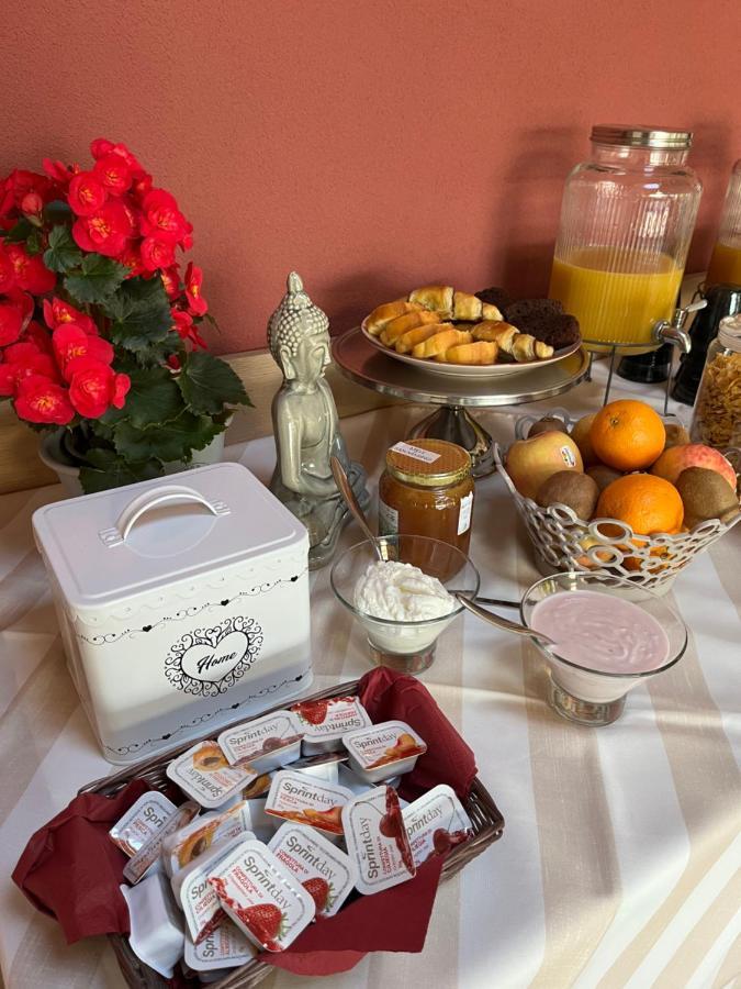 Bed & Breakfast La Rondinella Cerasolo Exterior photo